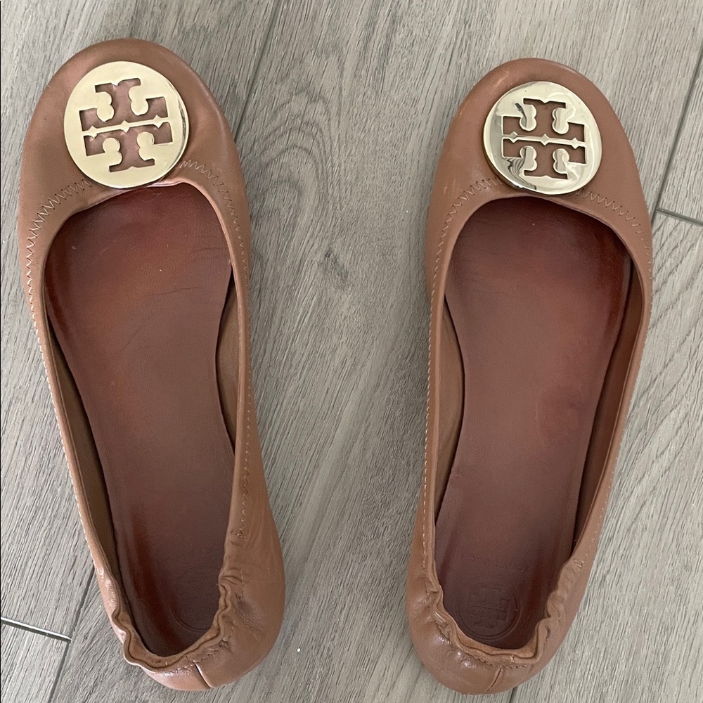 Tory Burch Tan Leather Ballet Flats with Gold Logo Emblem